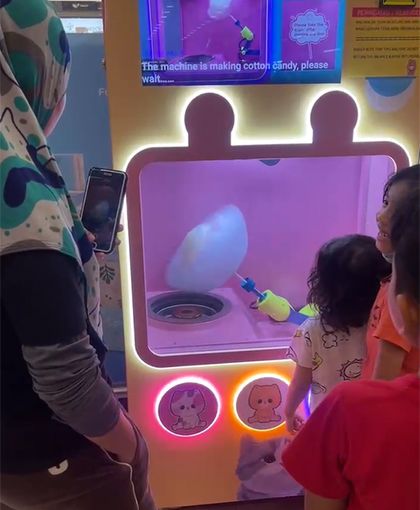 Distributeur automatique de barbe &agrave; papa